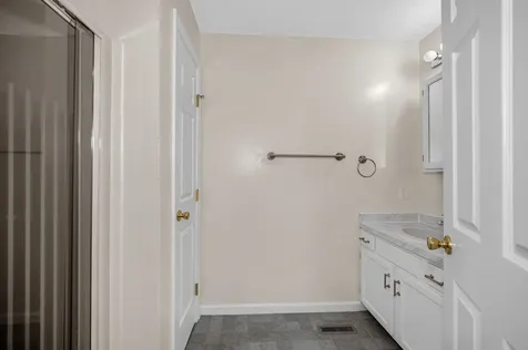 64 Cadogan Way Nashua NH 03062