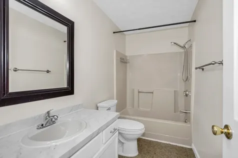 64 Cadogan Way Nashua NH 03062
