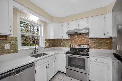 64 Cadogan Way Nashua NH 03062