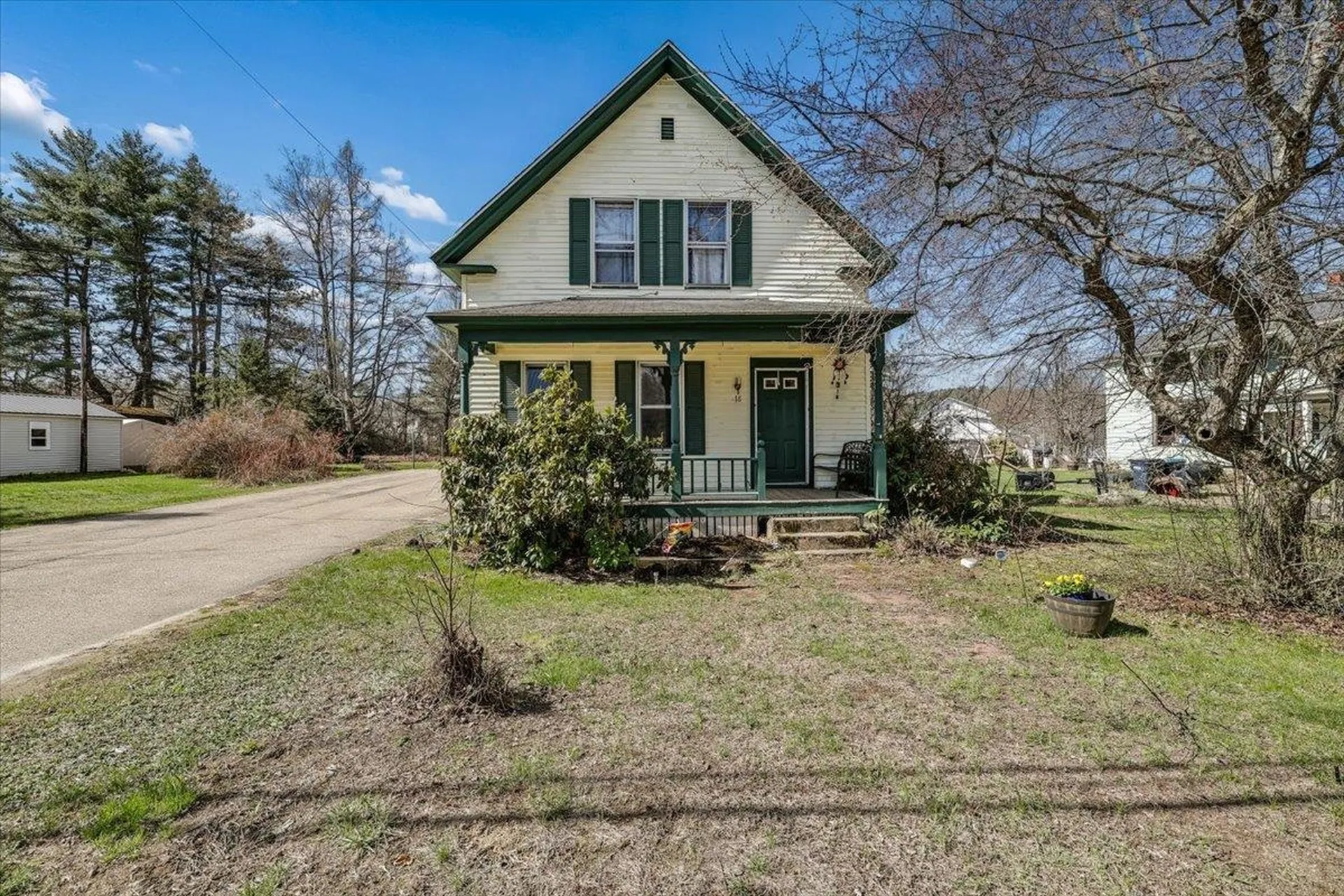 18 School Street Belmont NH 03220