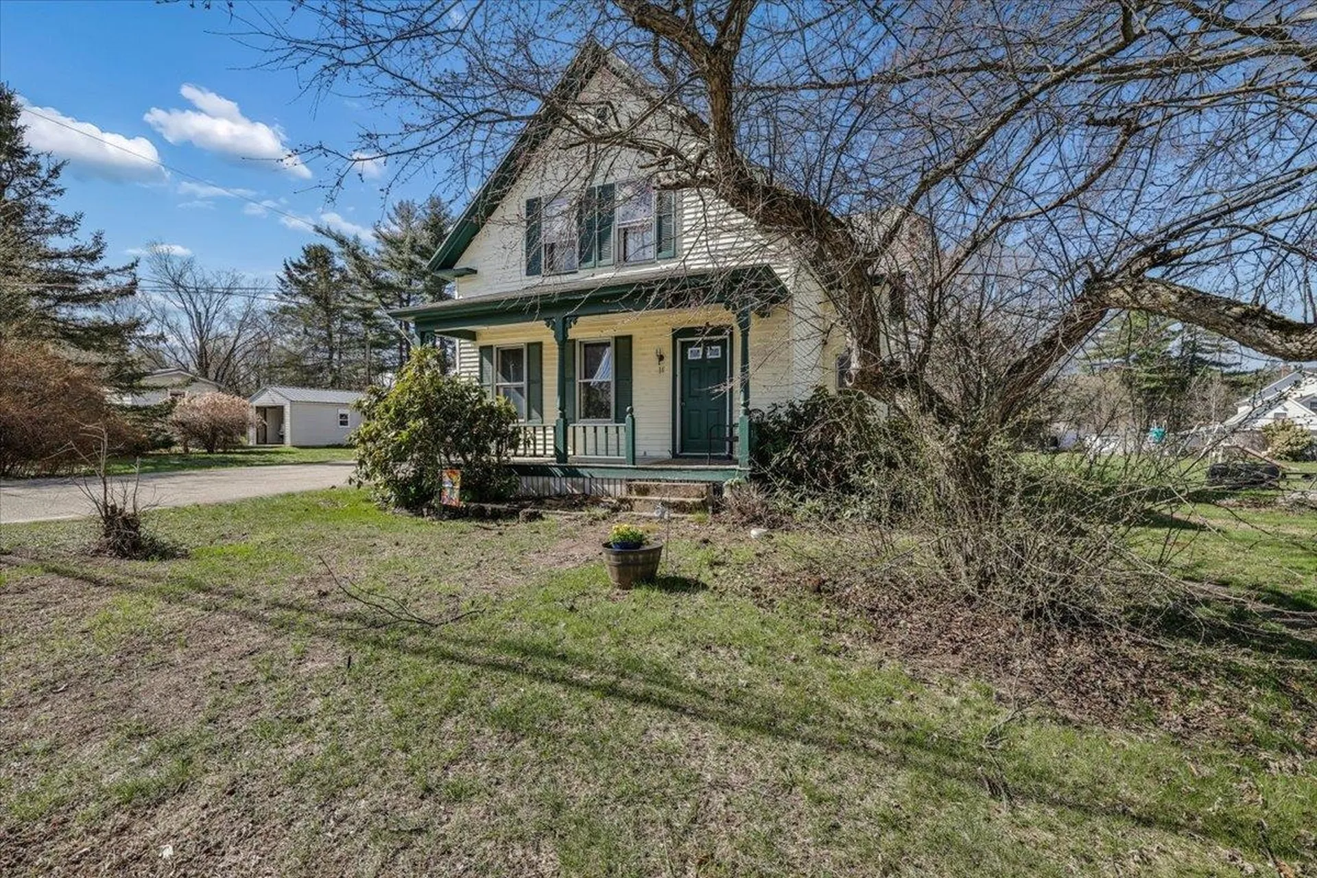 18 School Street Belmont NH 03220