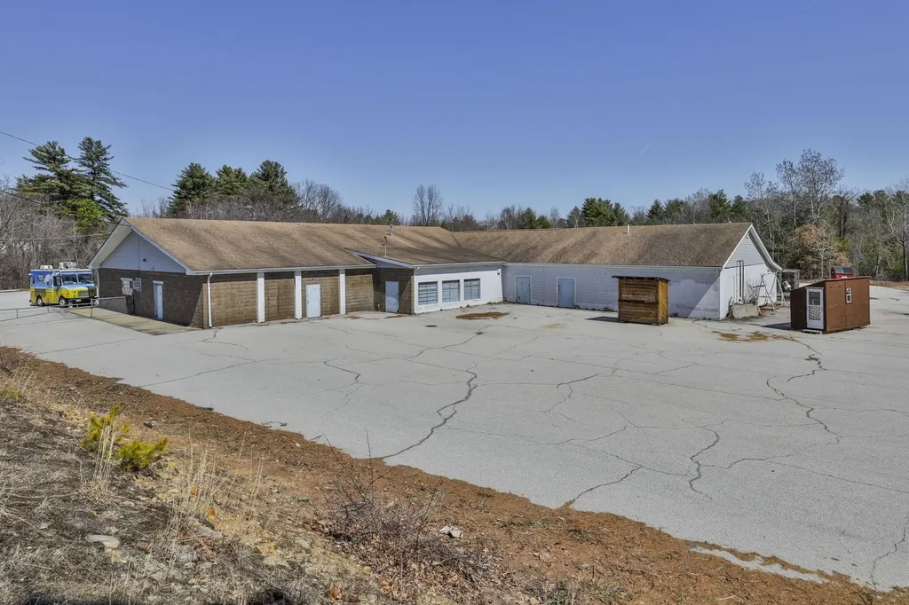 1371 Hooksett Road Hooksett NH 03106
