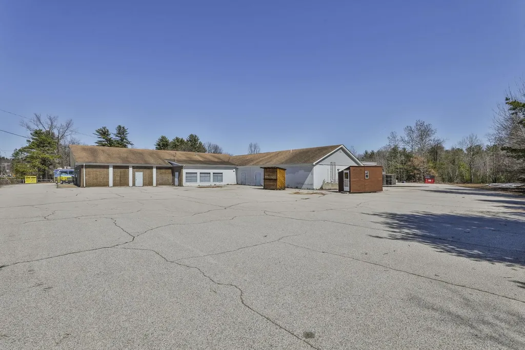 1371 Hooksett Road Hooksett NH 03106