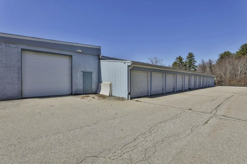 1371 Hooksett Road Hooksett NH 03106