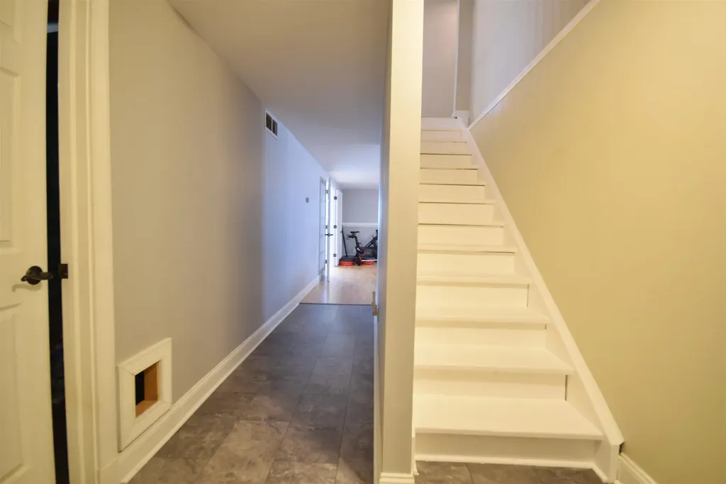 24 Cabot Court South Burlington VT 05403