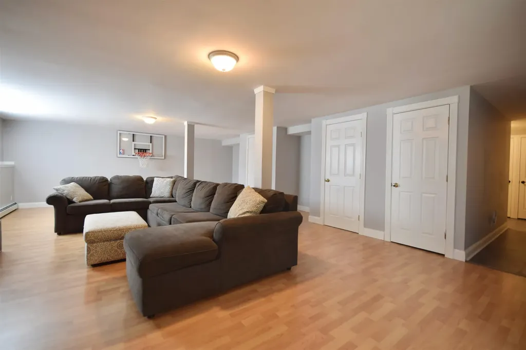 24 Cabot Court South Burlington VT 05403