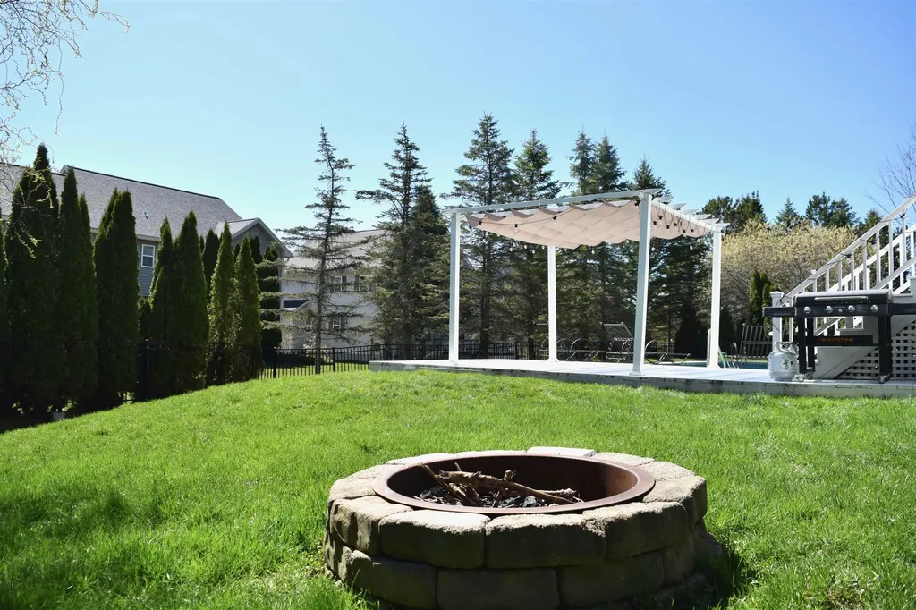 24 Cabot Court South Burlington VT 05403