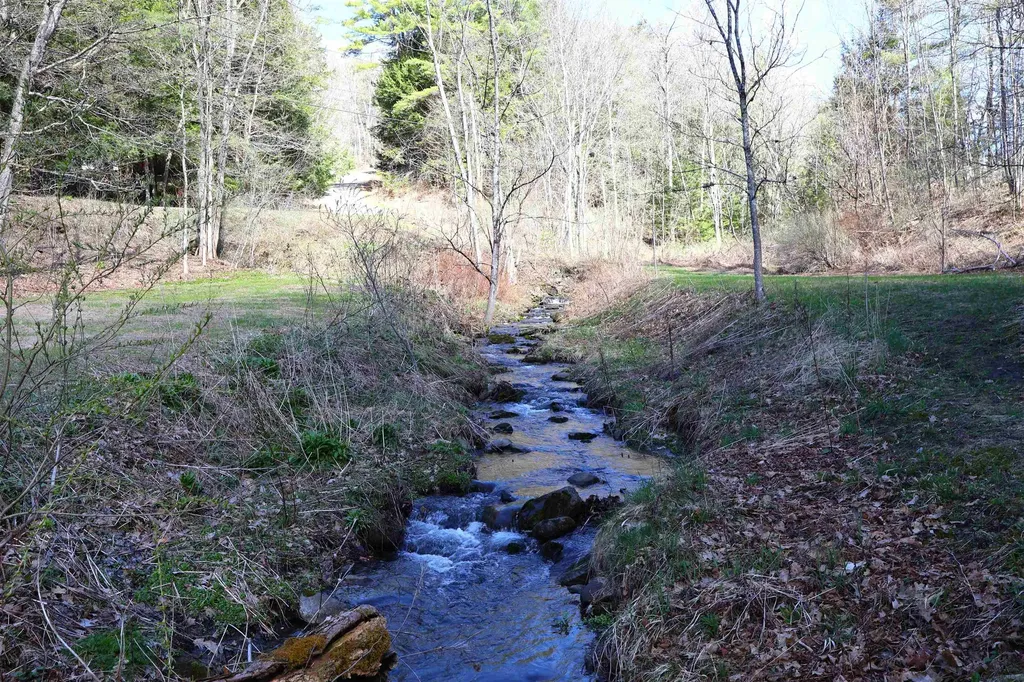 1013 Jericho Road Hartford VT 05001