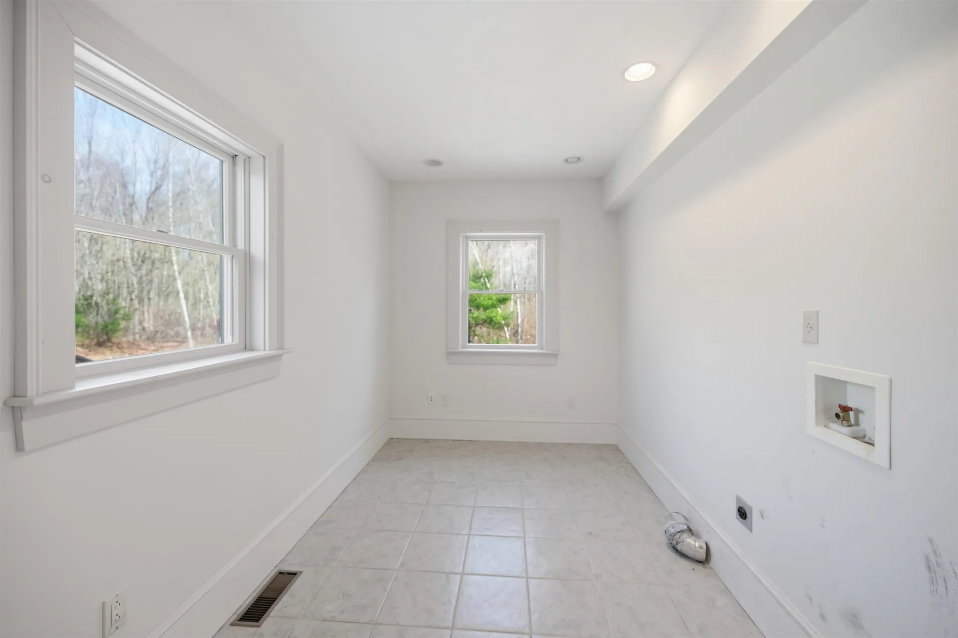 564 Main Street Fremont NH 03044