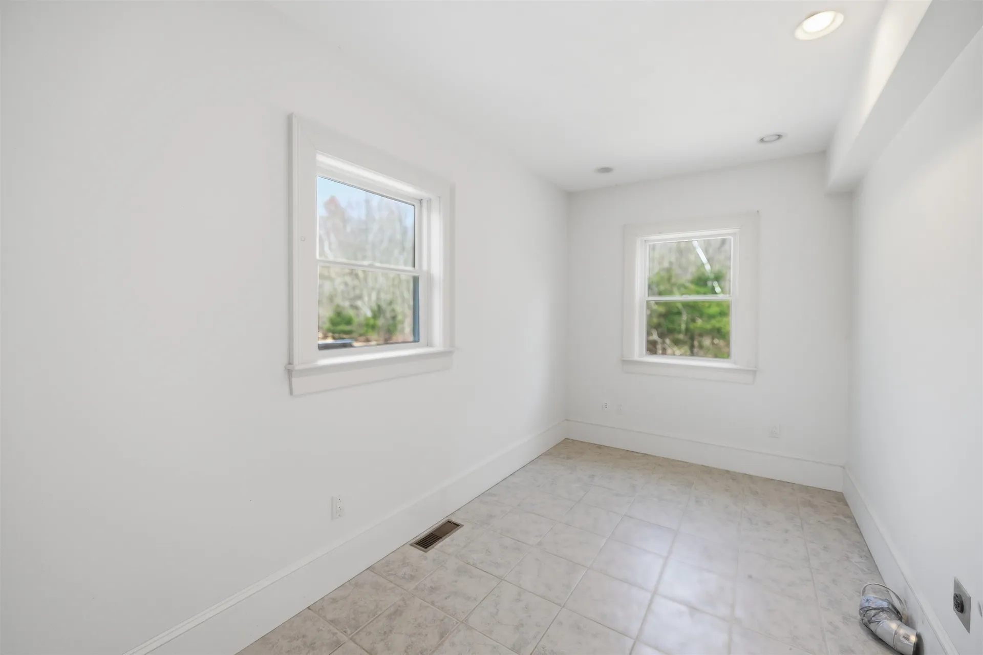 564 Main Street Fremont NH 03044