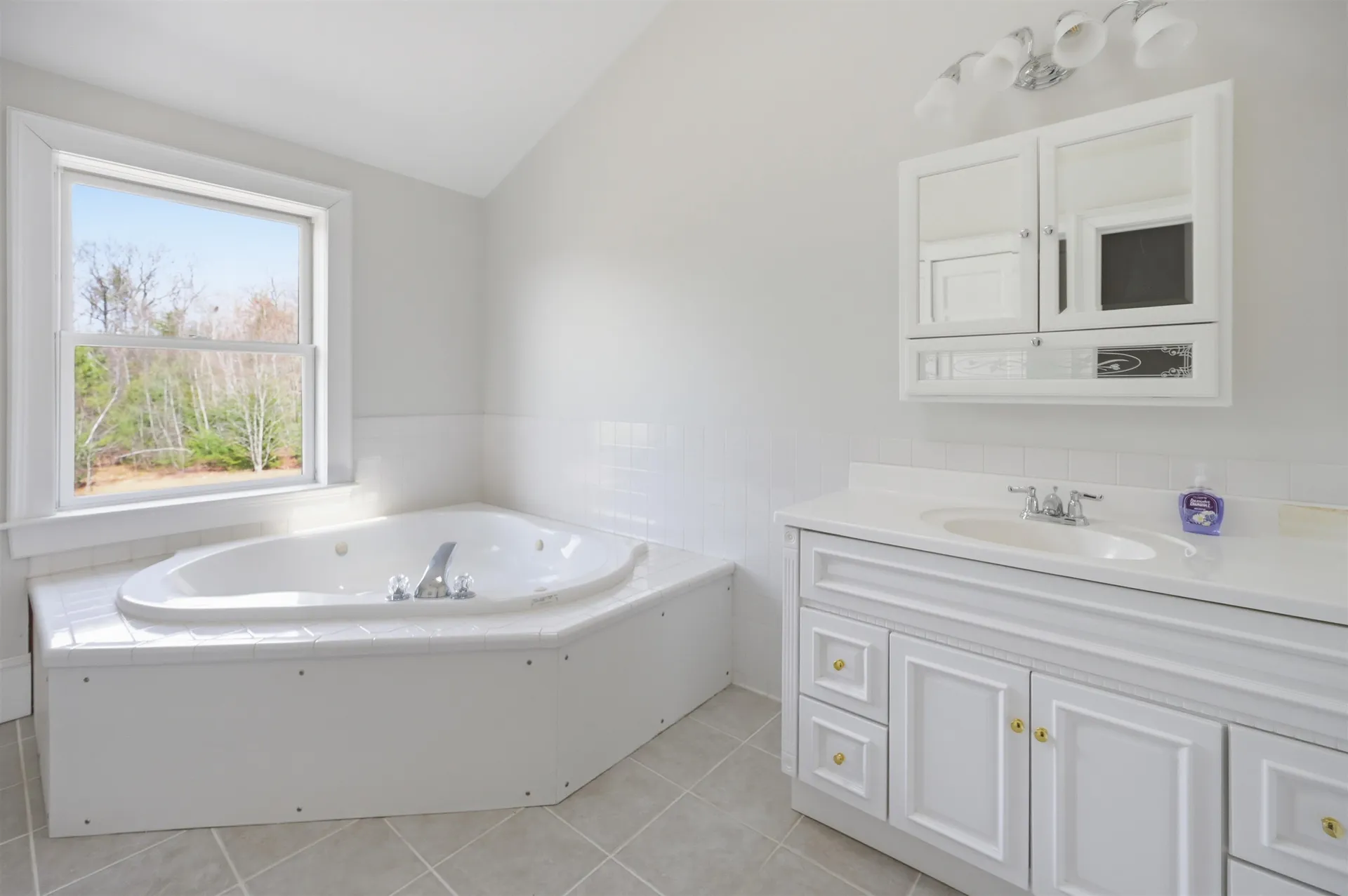 564 Main Street Fremont NH 03044