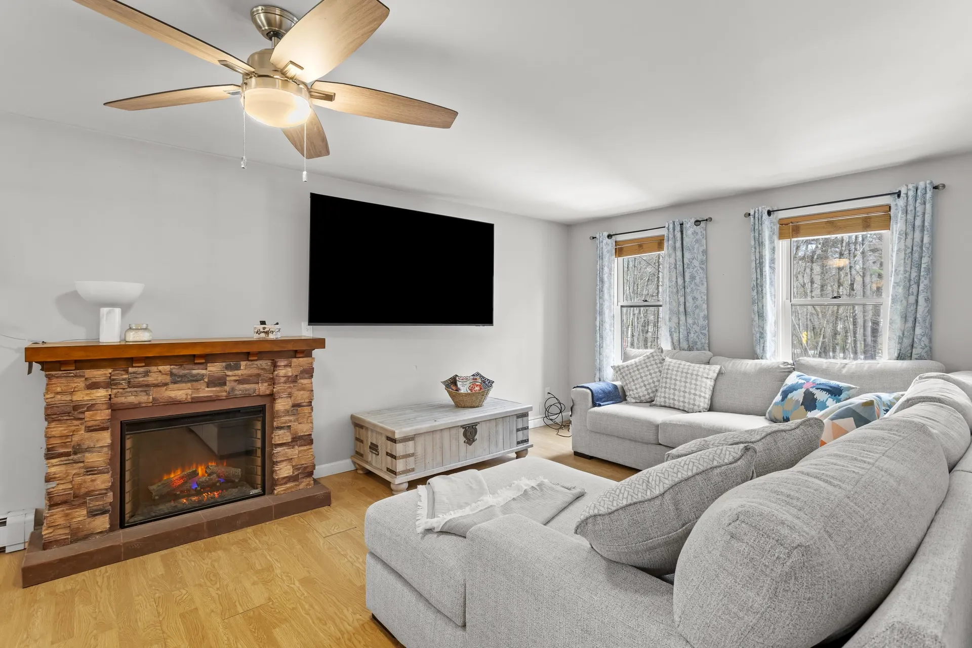 125 S Main Street Newton NH 03858