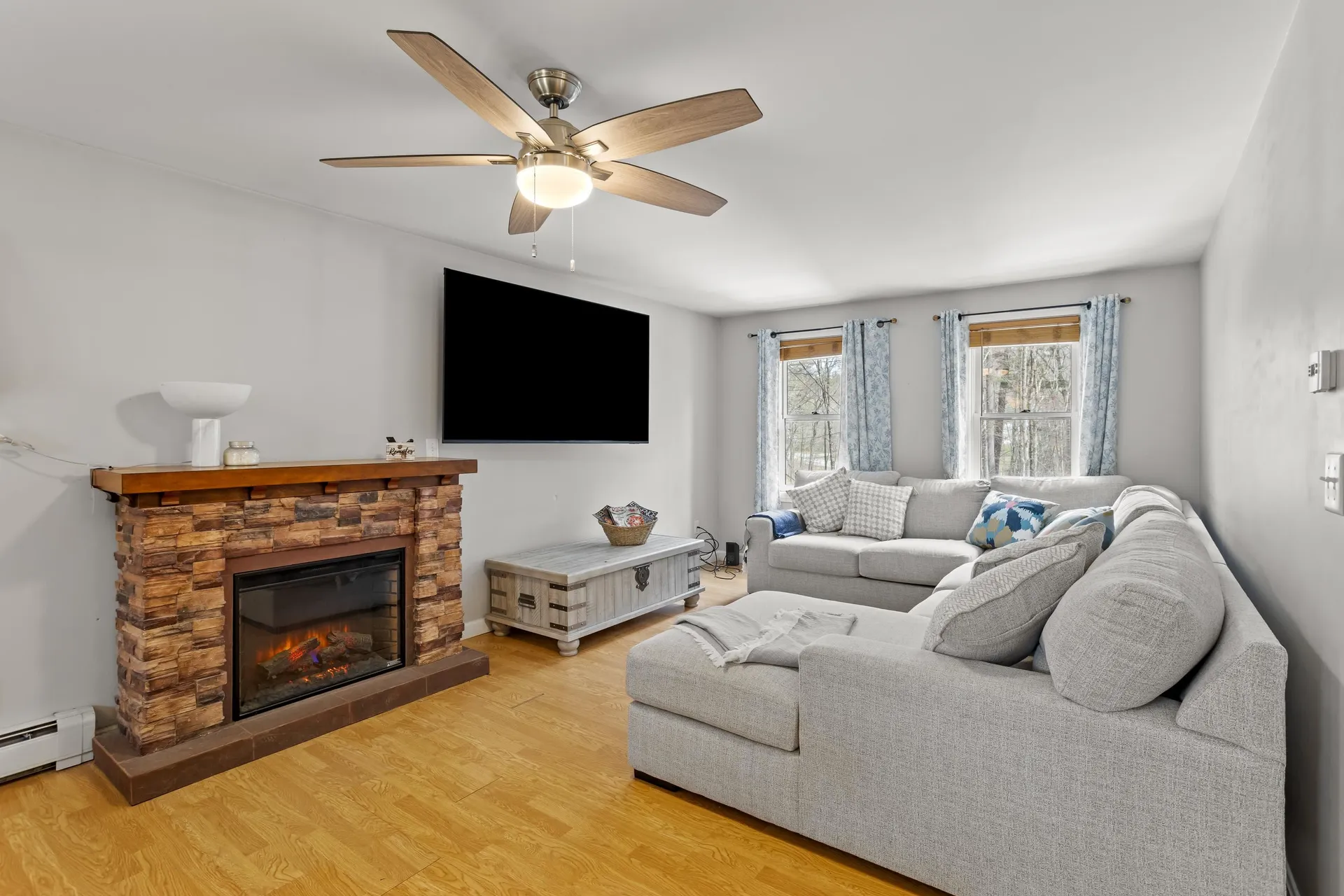 125 S Main Street Newton NH 03858