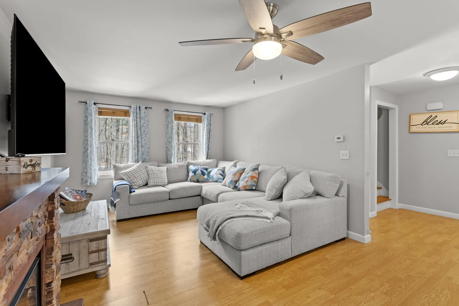 125 S Main Street Newton NH 03858