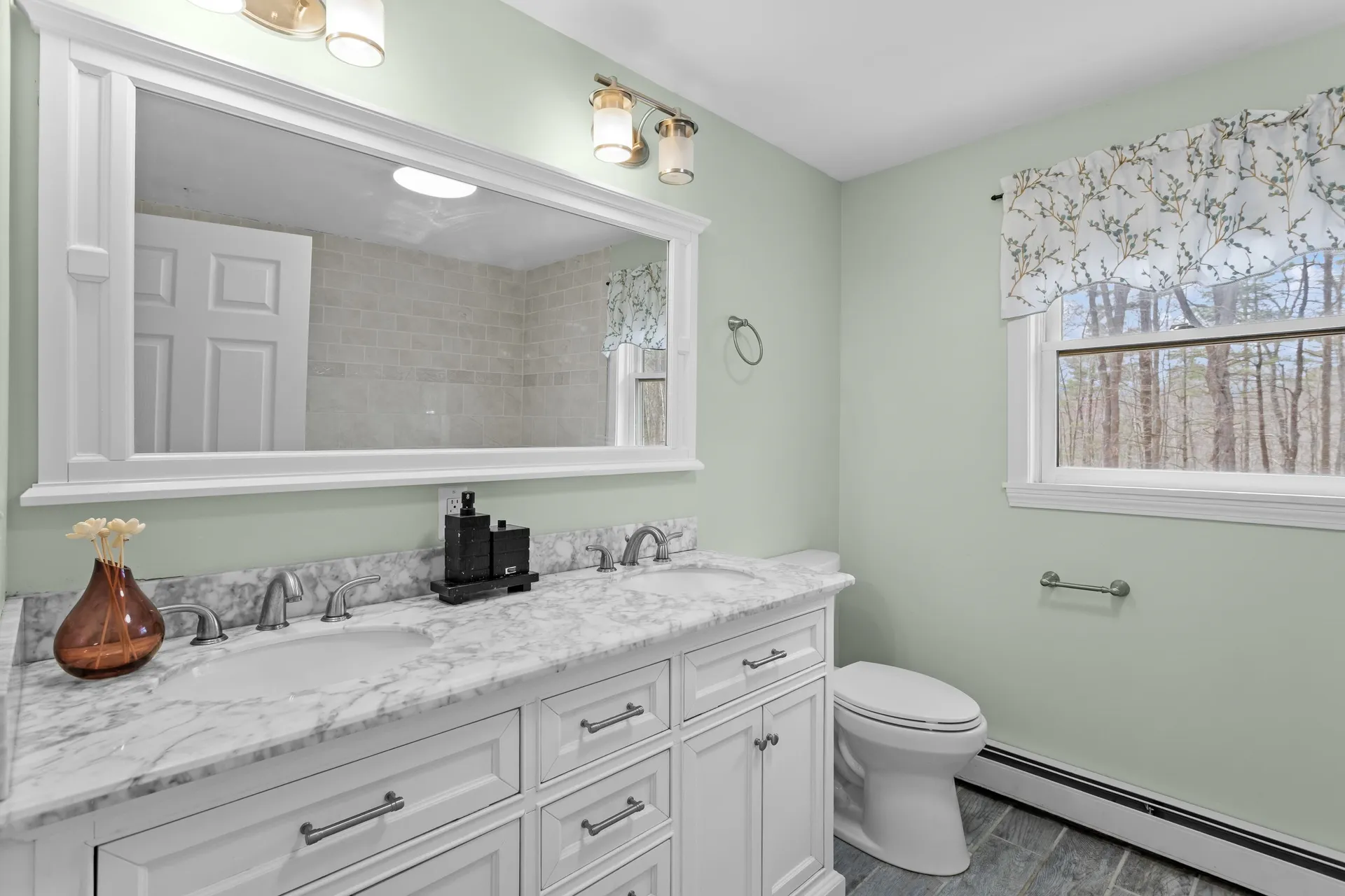 125 S Main Street Newton NH 03858