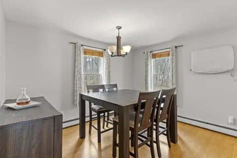 125 S Main Street Newton NH 03858