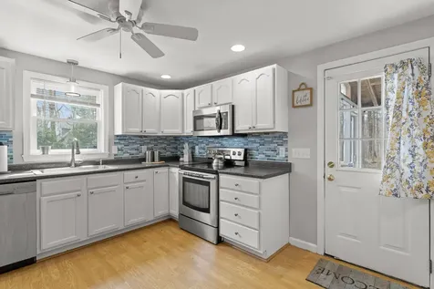 125 S Main Street Newton NH 03858
