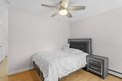 125 S Main Street Newton NH 03858