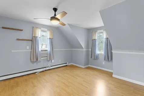125 S Main Street Newton NH 03858