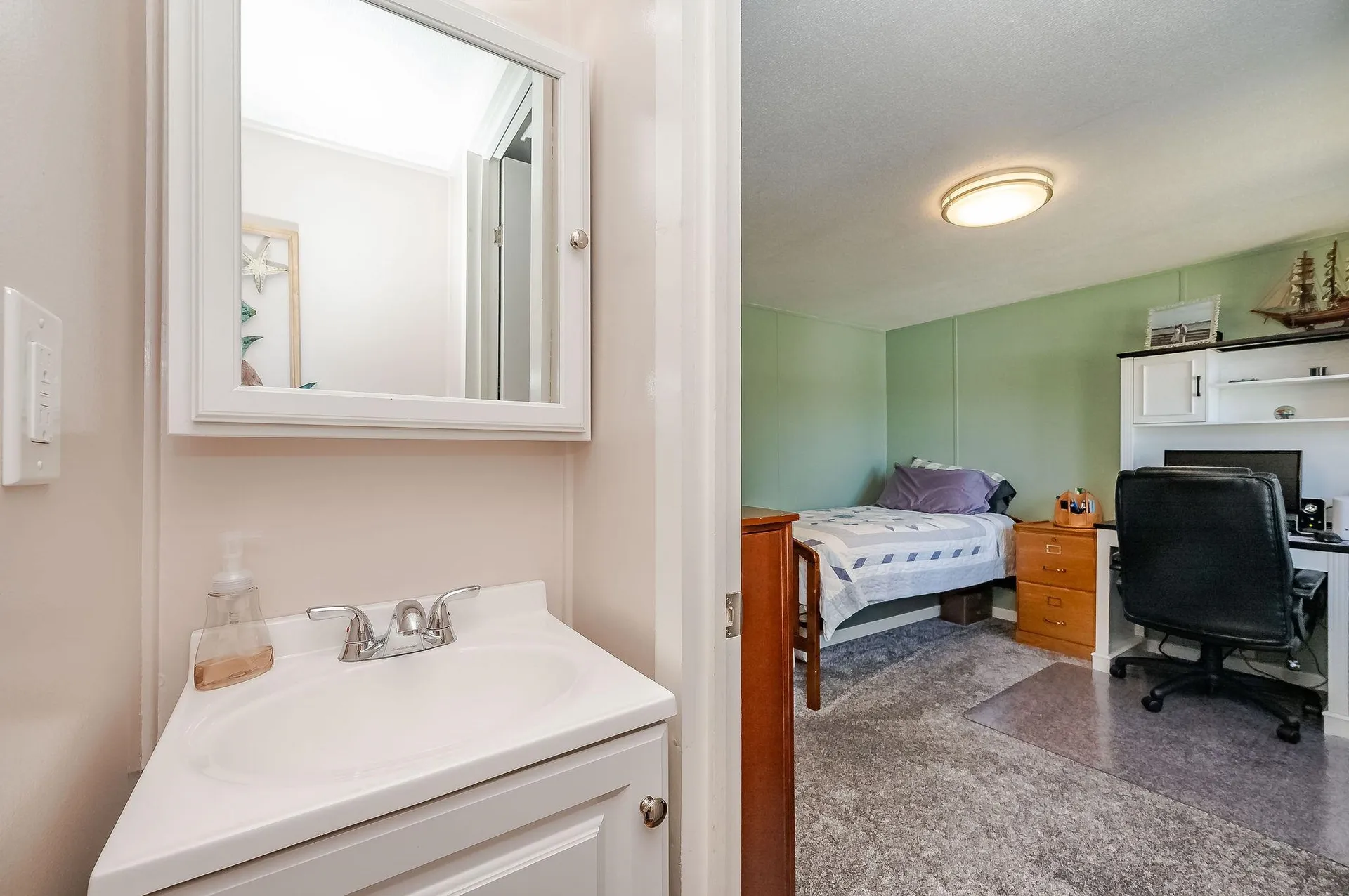 27 Ithica Lane Newmarket NH 03857