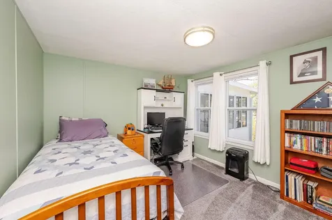 27 Ithica Lane Newmarket NH 03857