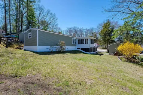 27 Ithica Lane Newmarket NH 03857