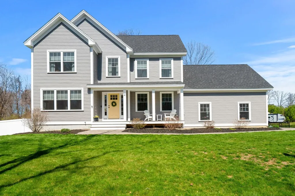 4 Overlook Drive Epping NH 03042