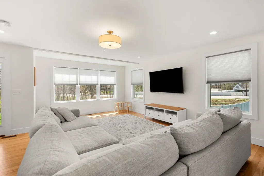 4 Overlook Drive Epping NH 03042