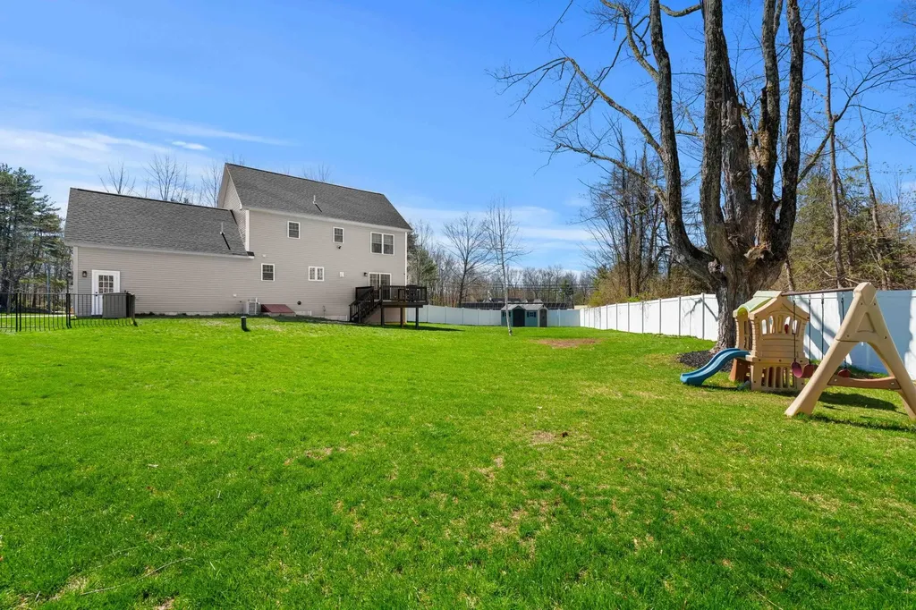4 Overlook Drive Epping NH 03042