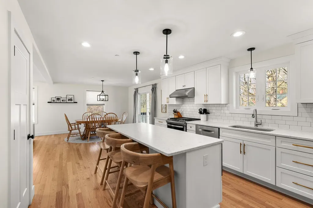4 Overlook Drive Epping NH 03042