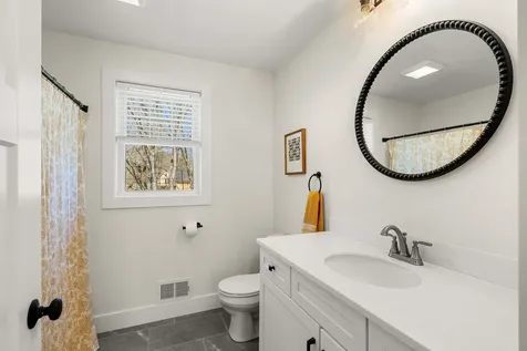 4 Overlook Drive Epping NH 03042