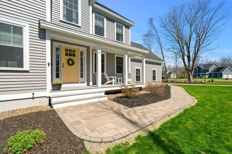 4 Overlook Drive Epping NH 03042