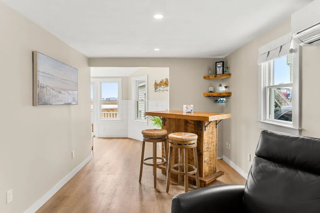 543 Winnacunnet Road Hampton NH 03842
