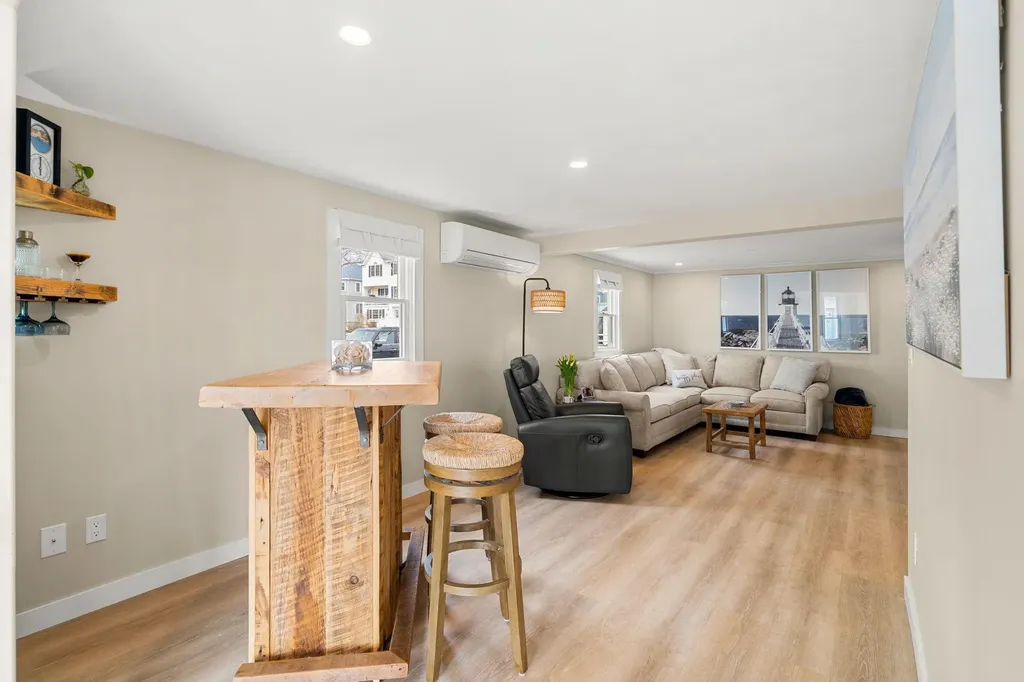 543 Winnacunnet Road Hampton NH 03842