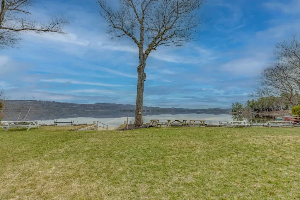 43 Beachwood Road Hebron NH 03241