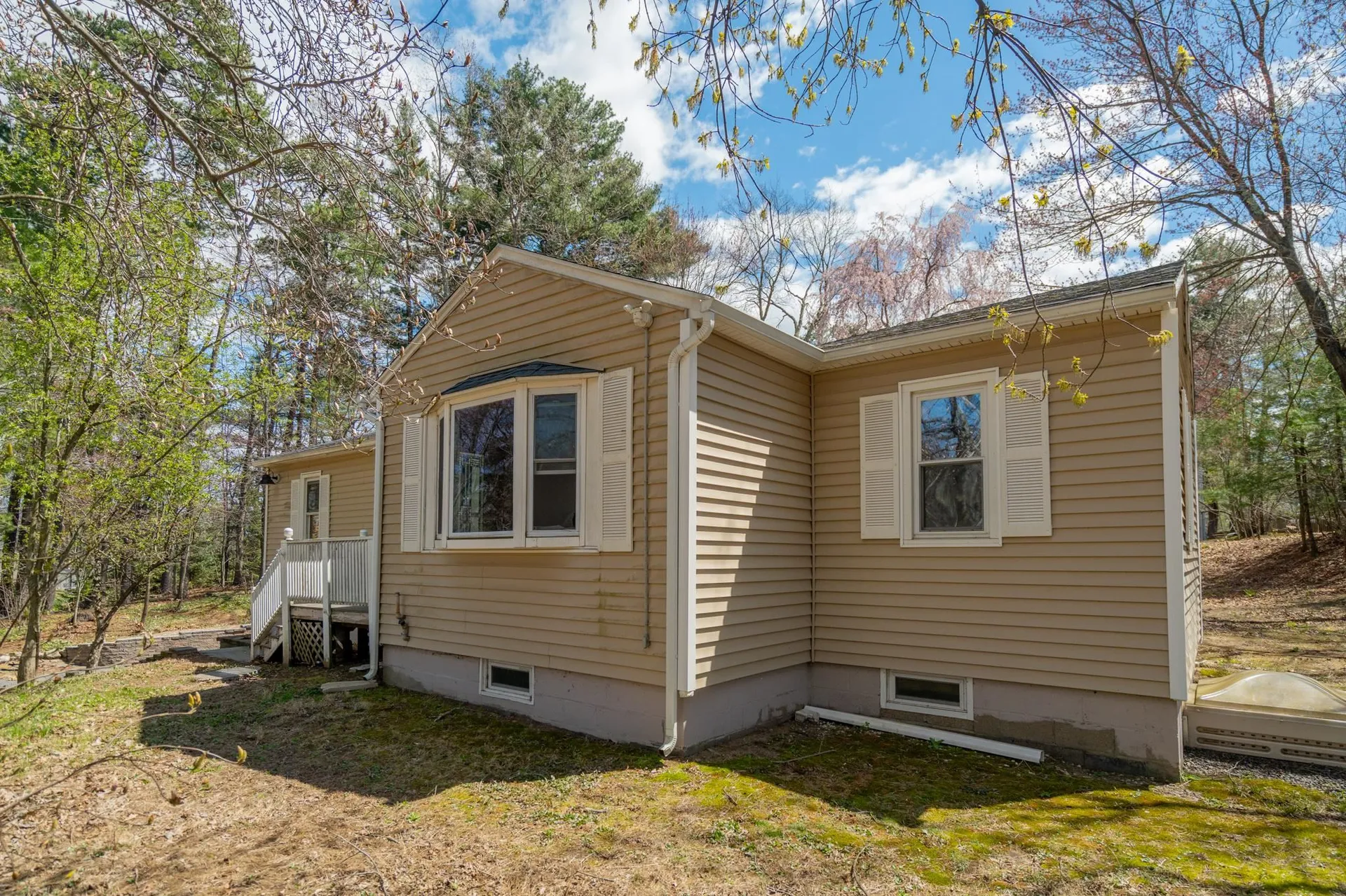 10 Beacon Street Londonderry NH 03053