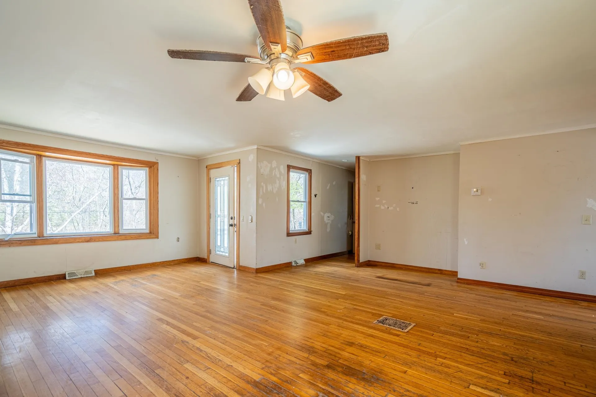 10 Beacon Street Londonderry NH 03053