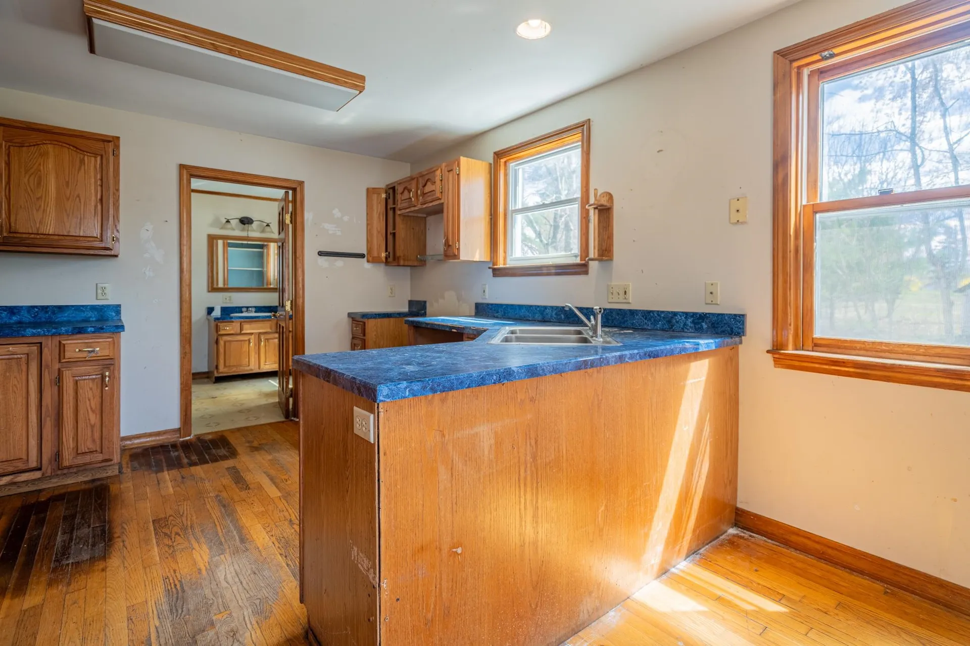 10 Beacon Street Londonderry NH 03053