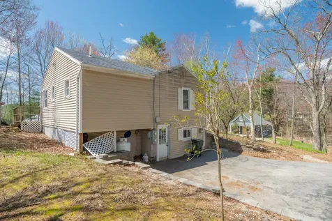 10 Beacon Street Londonderry NH 03053