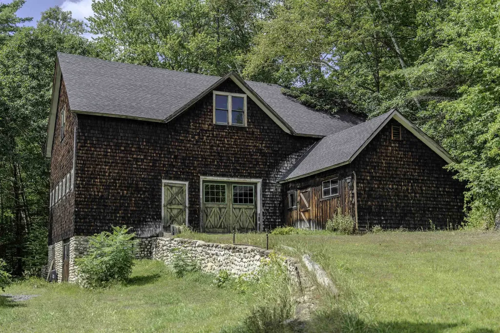 221 Grout Road Weathersfield VT 05151