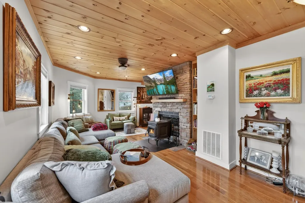 14 Myrtle Street Whitefield NH 03598