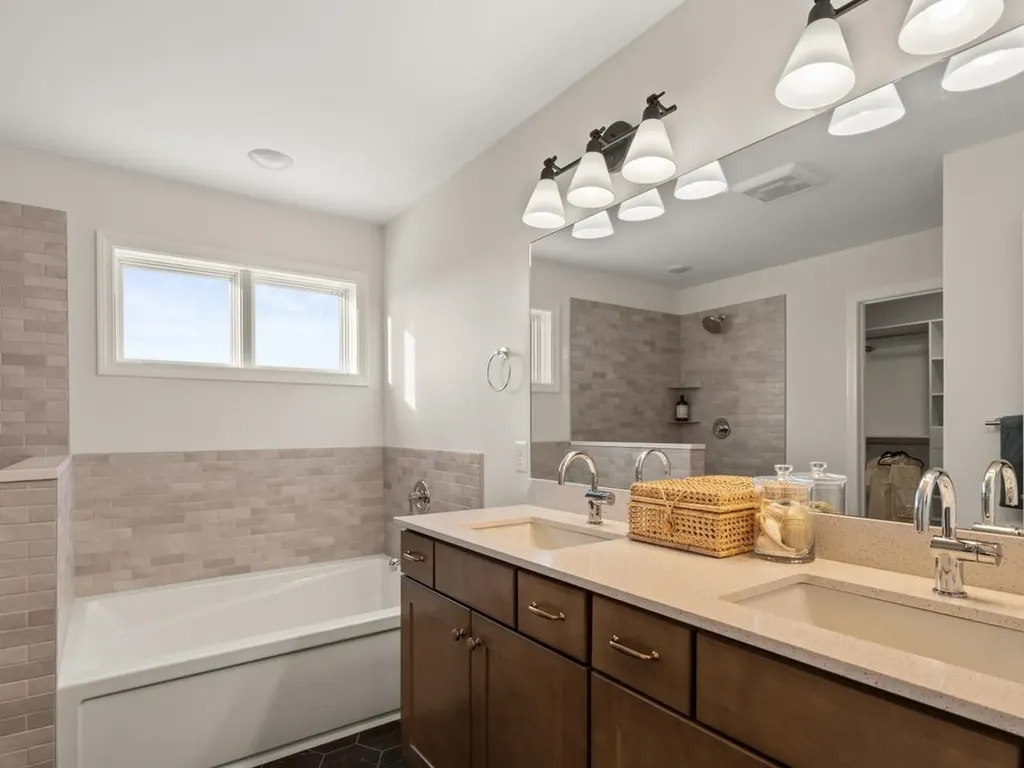 27 Leo Lane South Burlington VT 05403