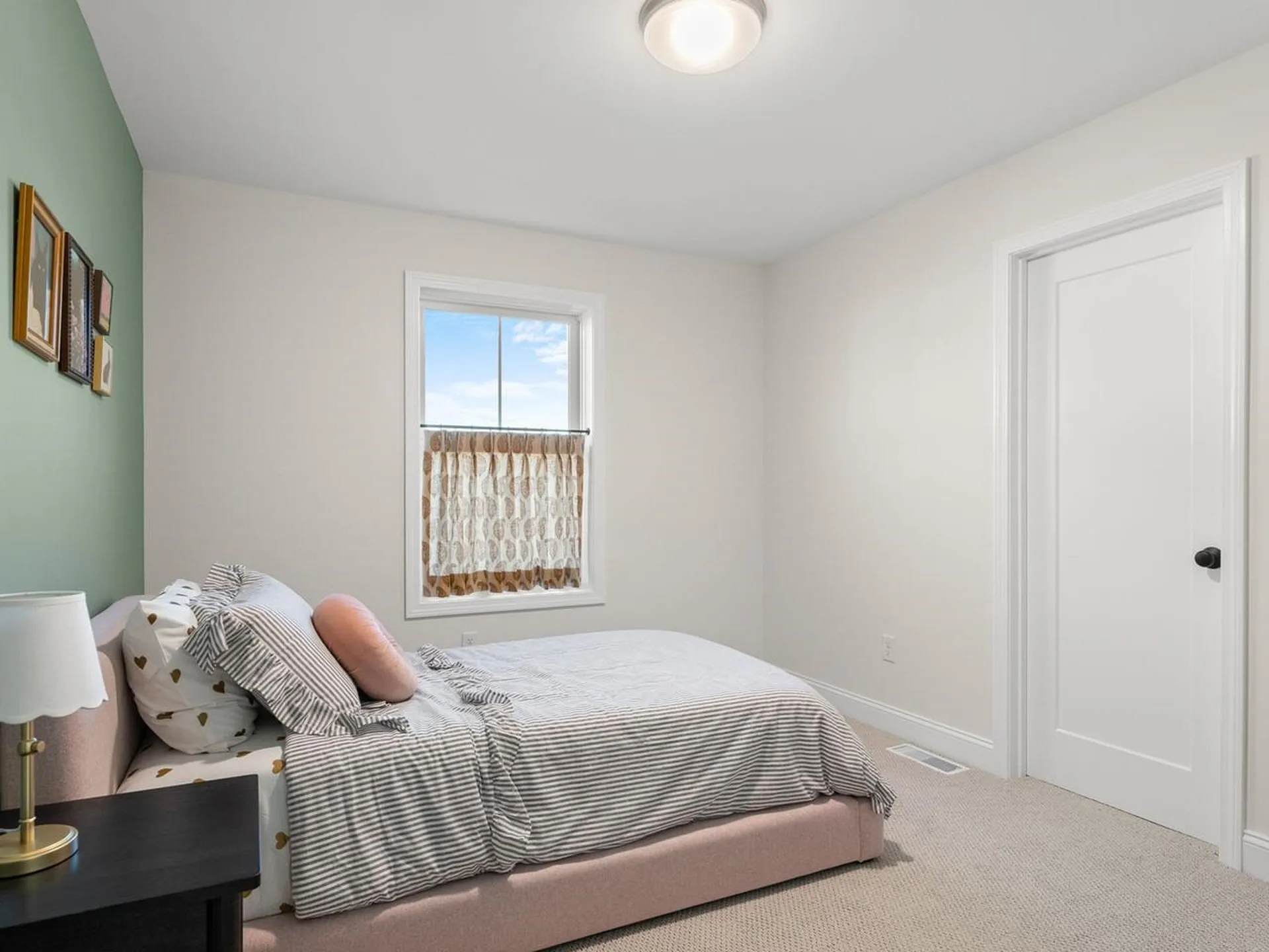 27 Leo Lane South Burlington VT 05403