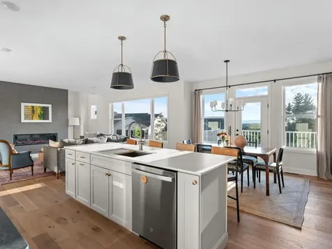 27 Leo Lane South Burlington VT 05403