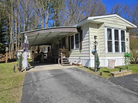 66 Brandon Place Claremont NH 03743