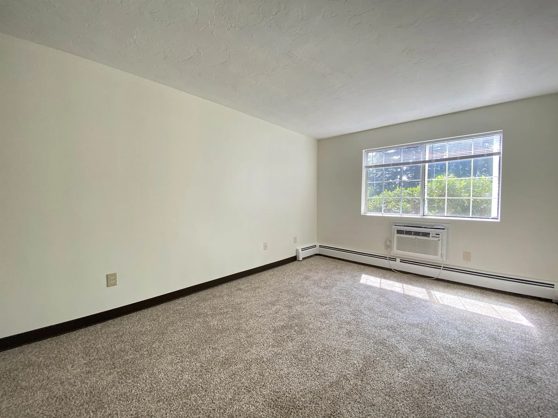 379 Huse Road Manchester NH 03103