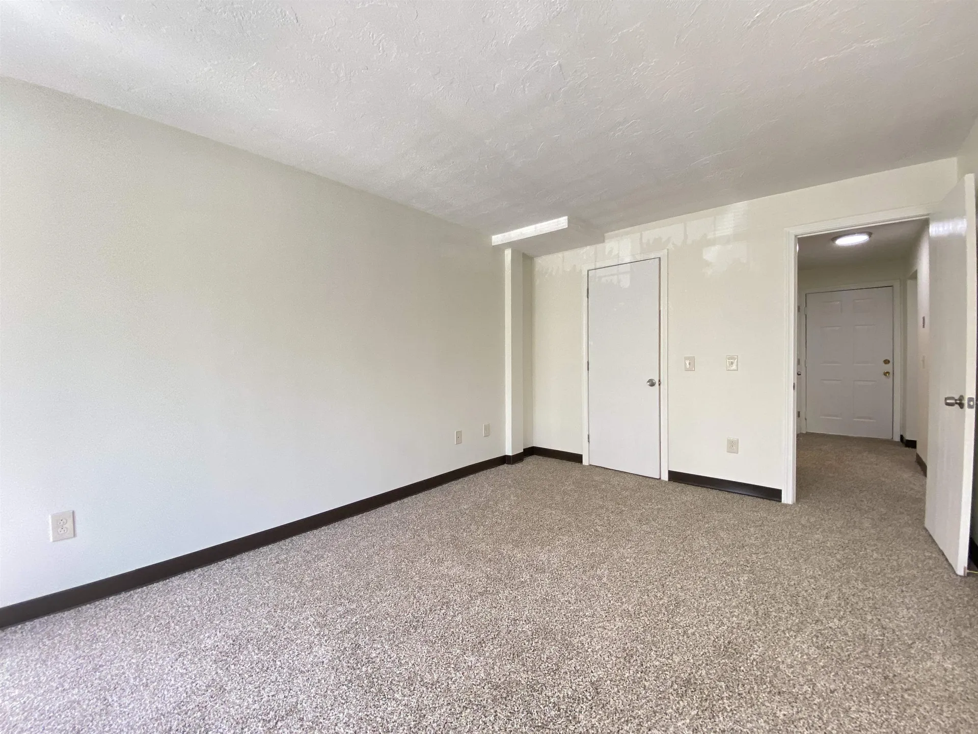 379 Huse Road Manchester NH 03103