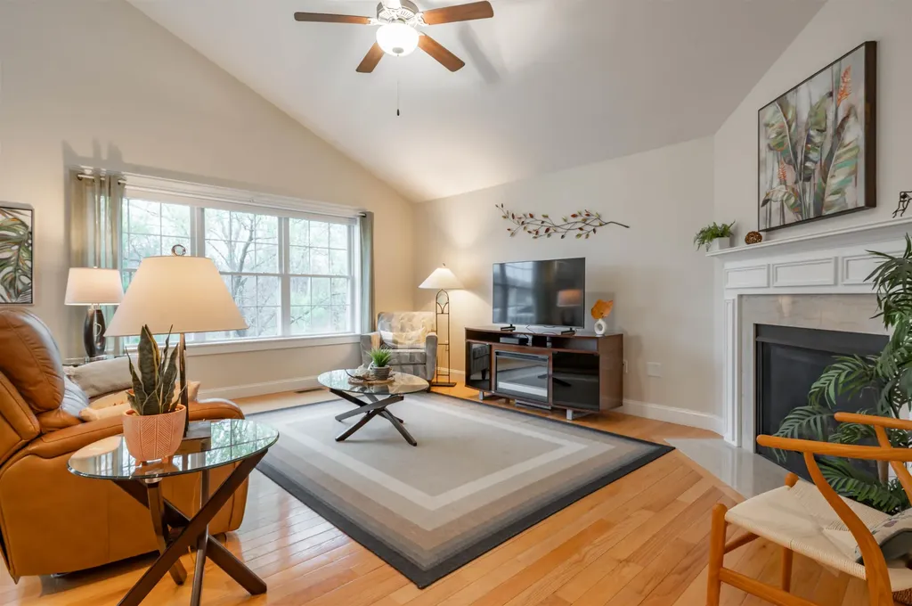 14 Weymouth Court Hudson NH 03051