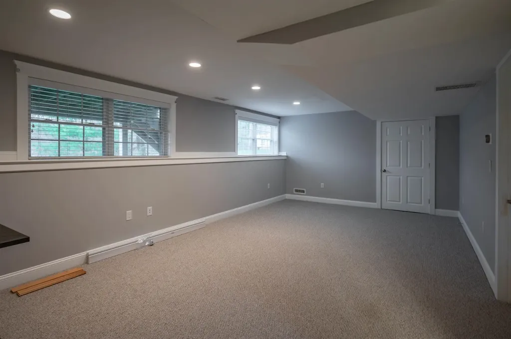 14 Weymouth Court Hudson NH 03051