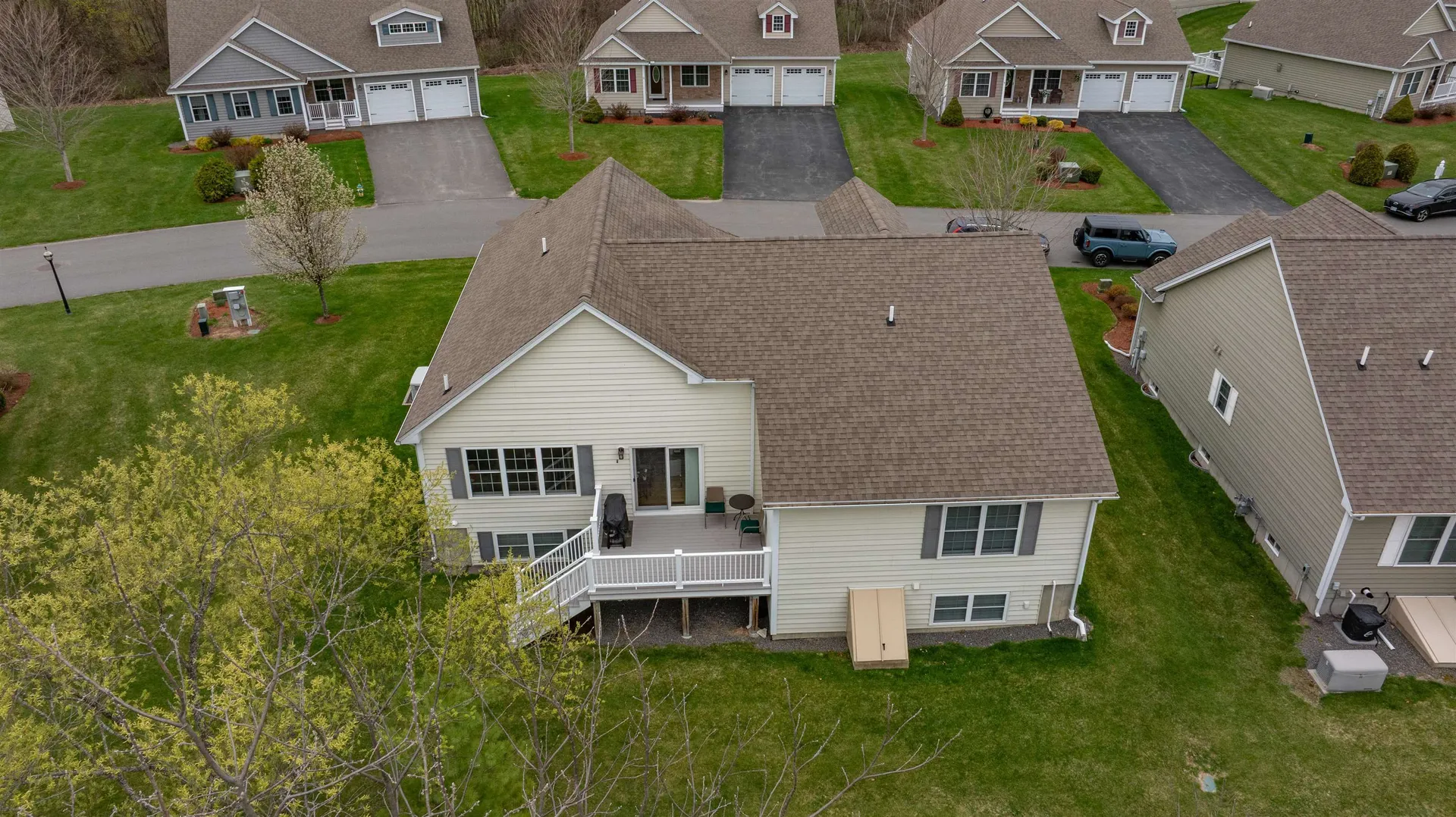14 Weymouth Court Hudson NH 03051